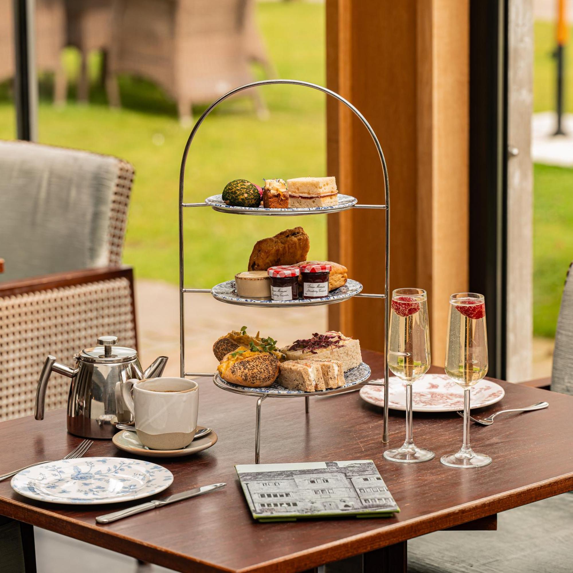 Stanley House Hotel & Spa Блекбърн Екстериор снимка