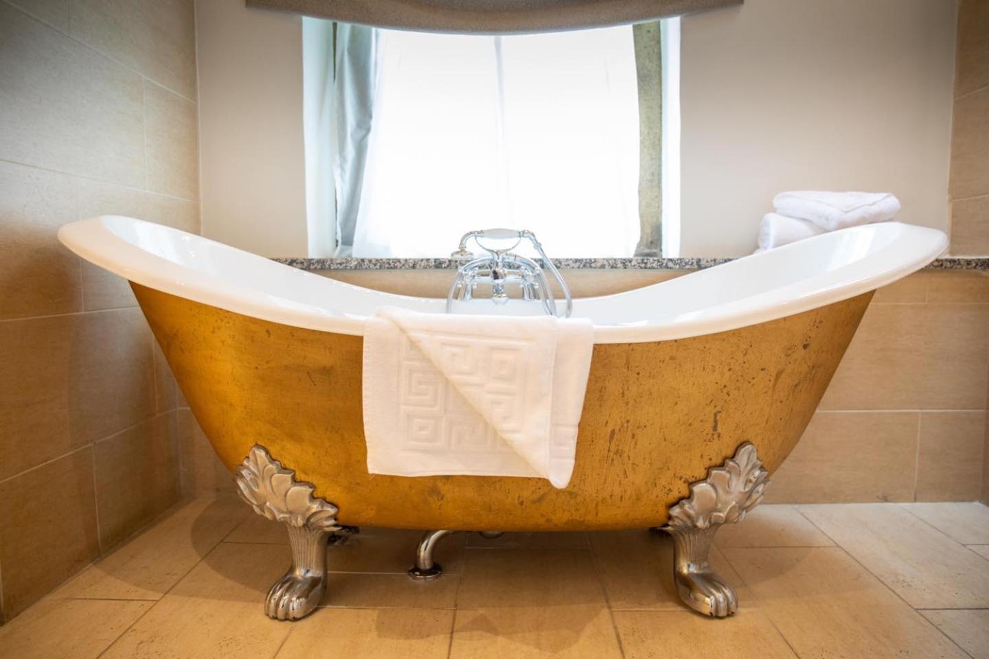 Stanley House Hotel & Spa Блекбърн Екстериор снимка