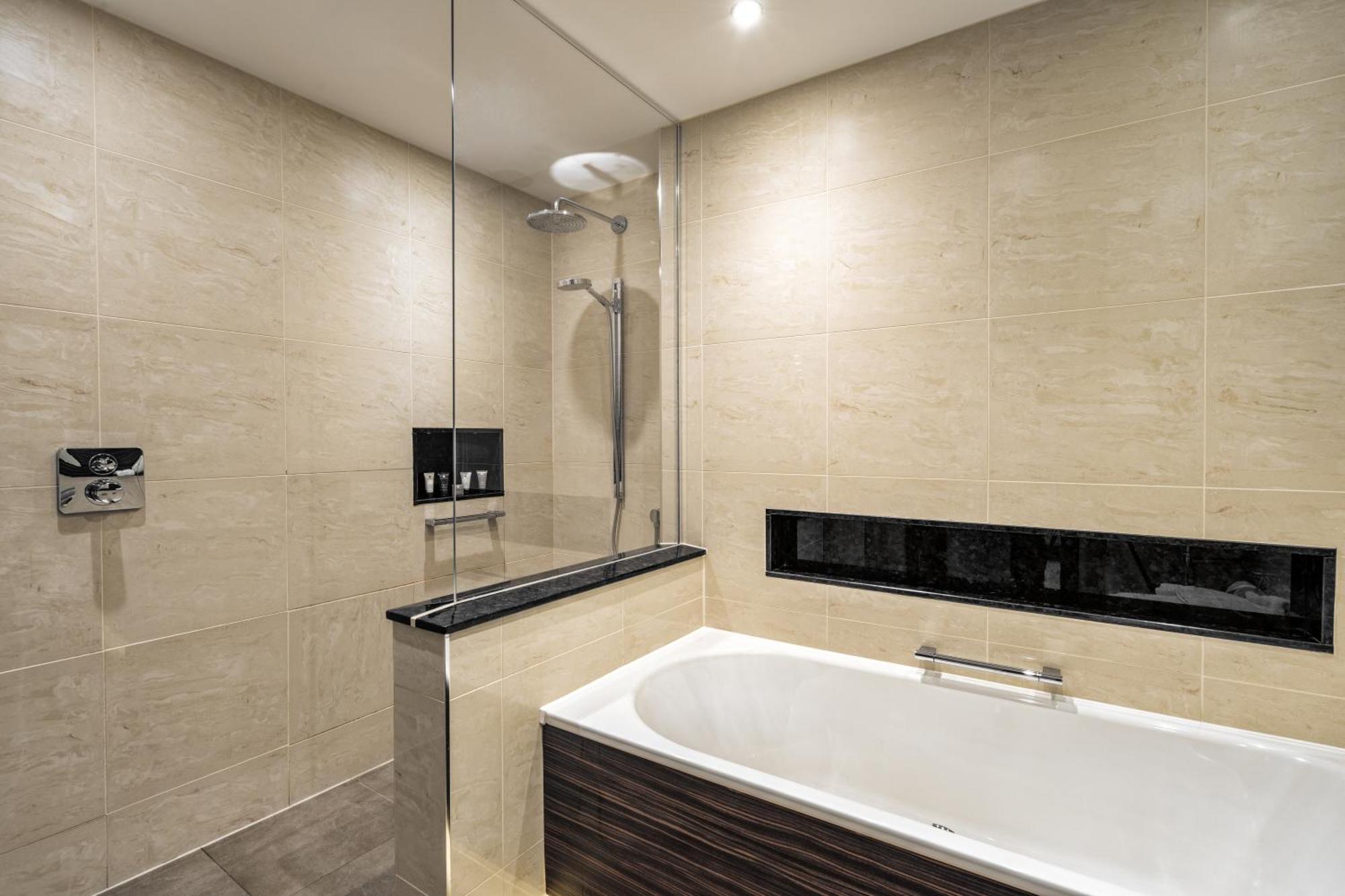 Stanley House Hotel & Spa Блекбърн Екстериор снимка